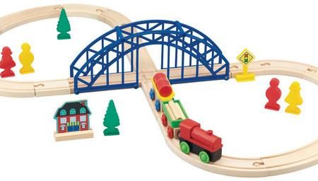 WOODEN FIGURE 8 TRAIN SET 35PC Online Sale